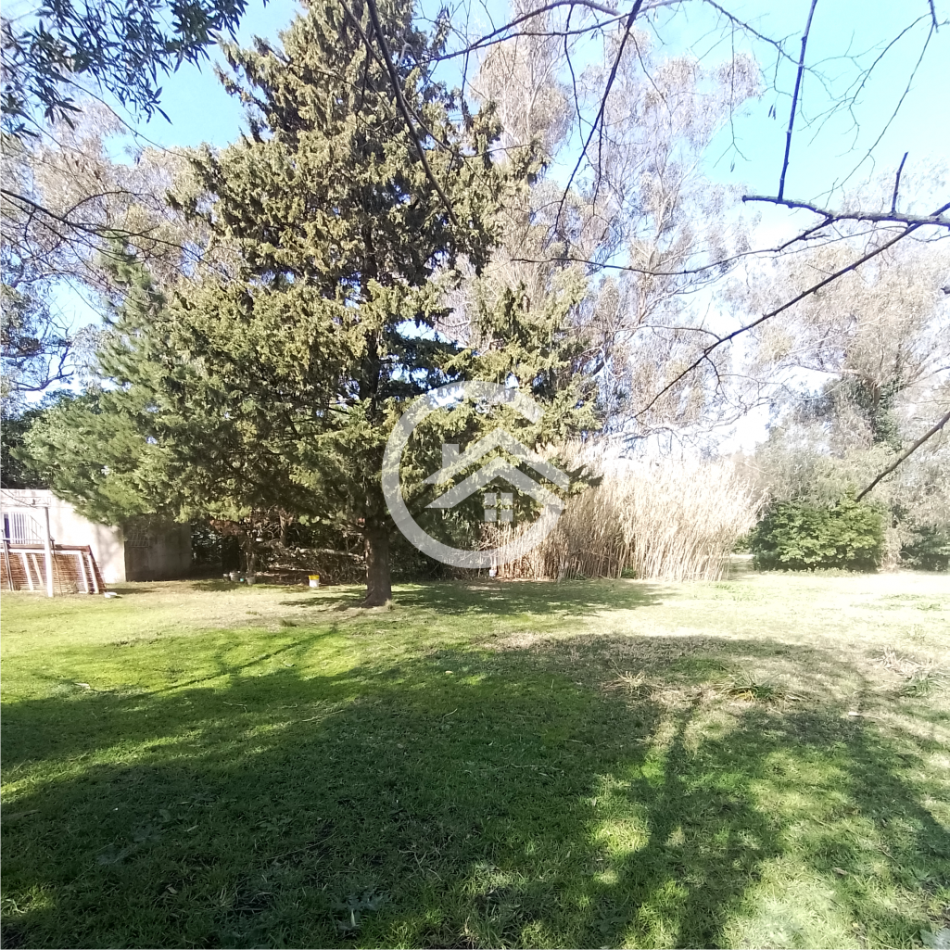 Gran lote con Casa de 3 ambientes