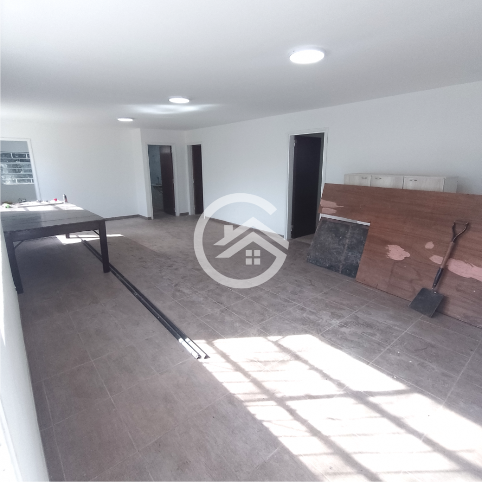 Gran lote con Casa de 3 ambientes