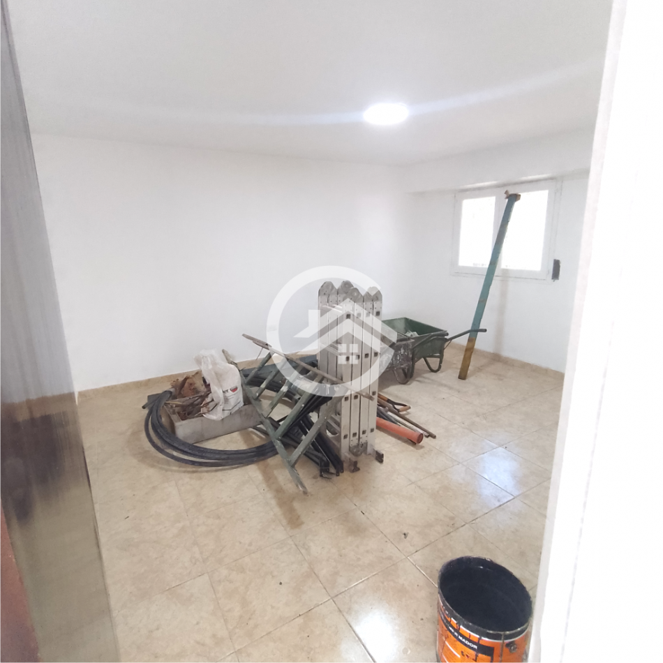 Gran lote con Casa de 3 ambientes