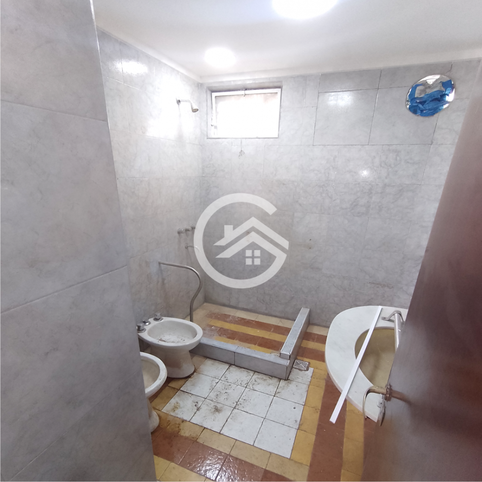 Gran lote con Casa de 3 ambientes