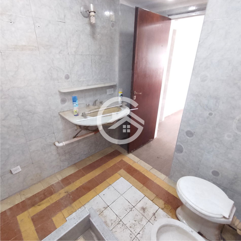 Gran lote con Casa de 3 ambientes