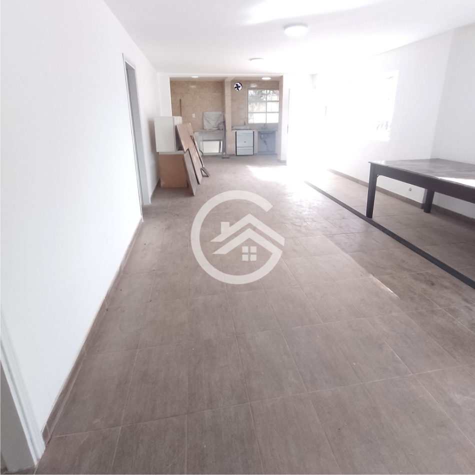 Gran lote con Casa de 3 ambientes