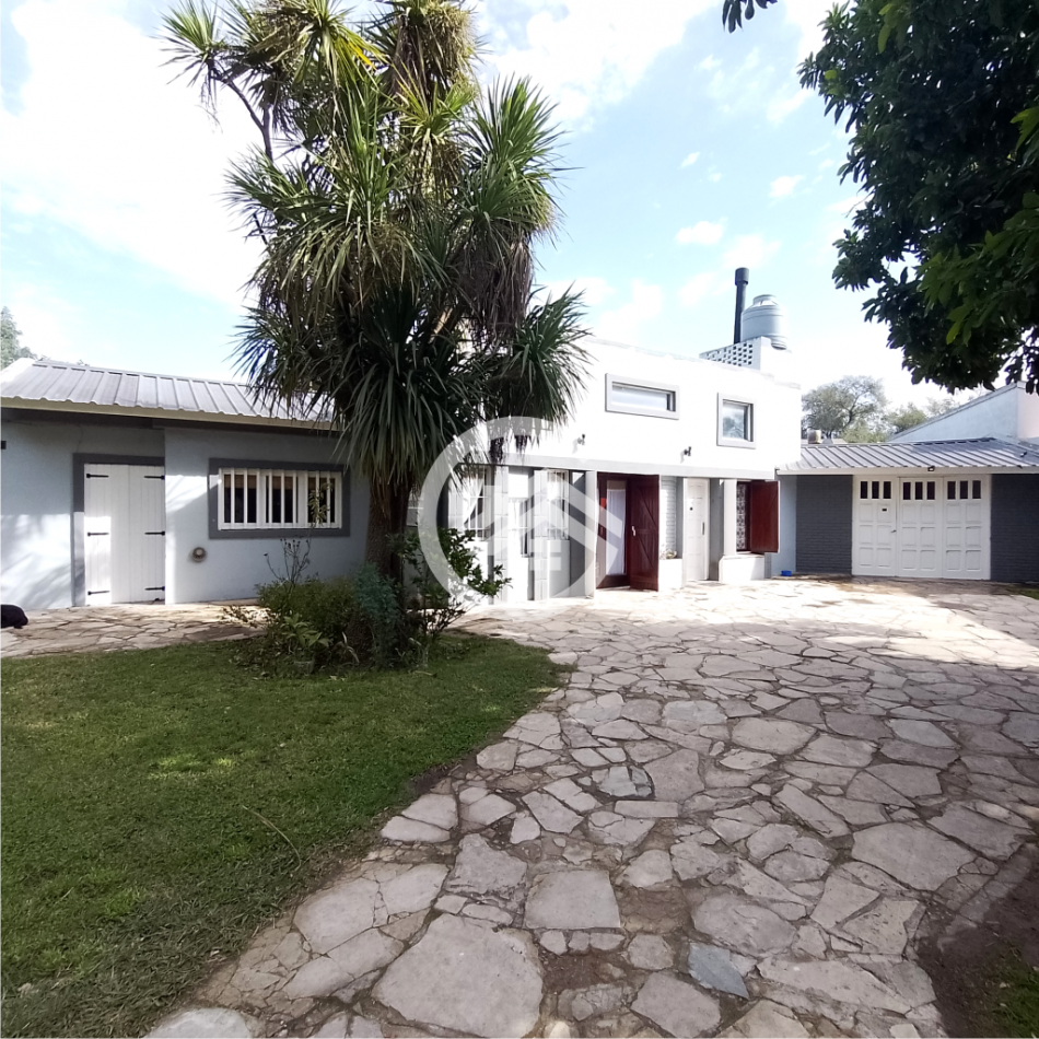 Casa 6 ambientes con gran parque y pileta