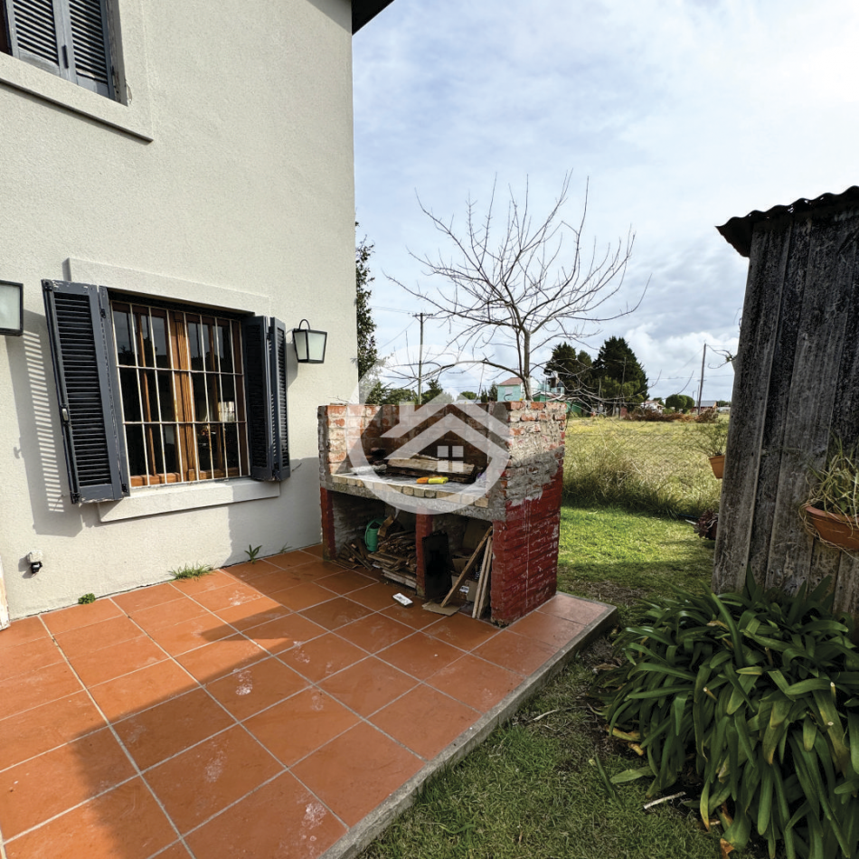 casa 3 ambientes con gran parque, cerca del mar!