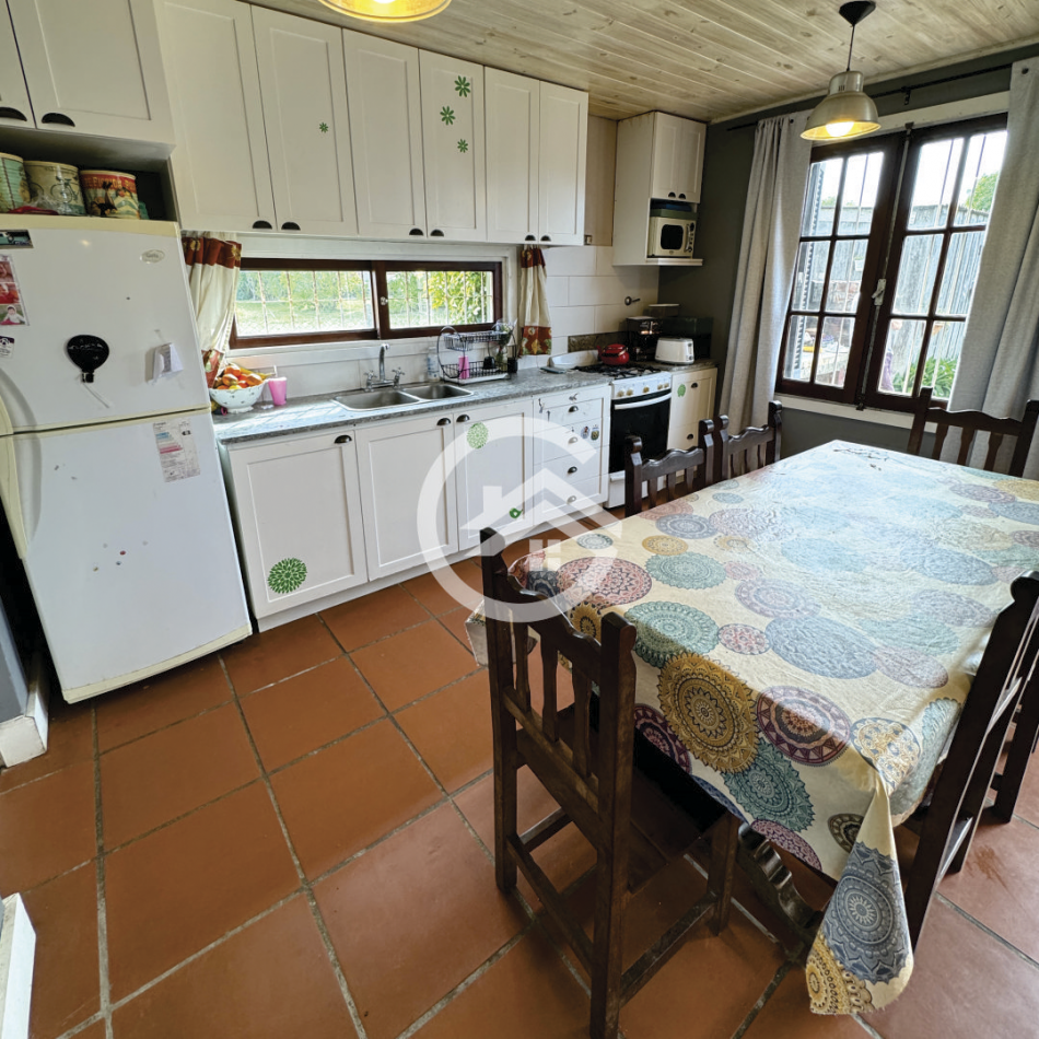 casa 3 ambientes con gran parque, cerca del mar!