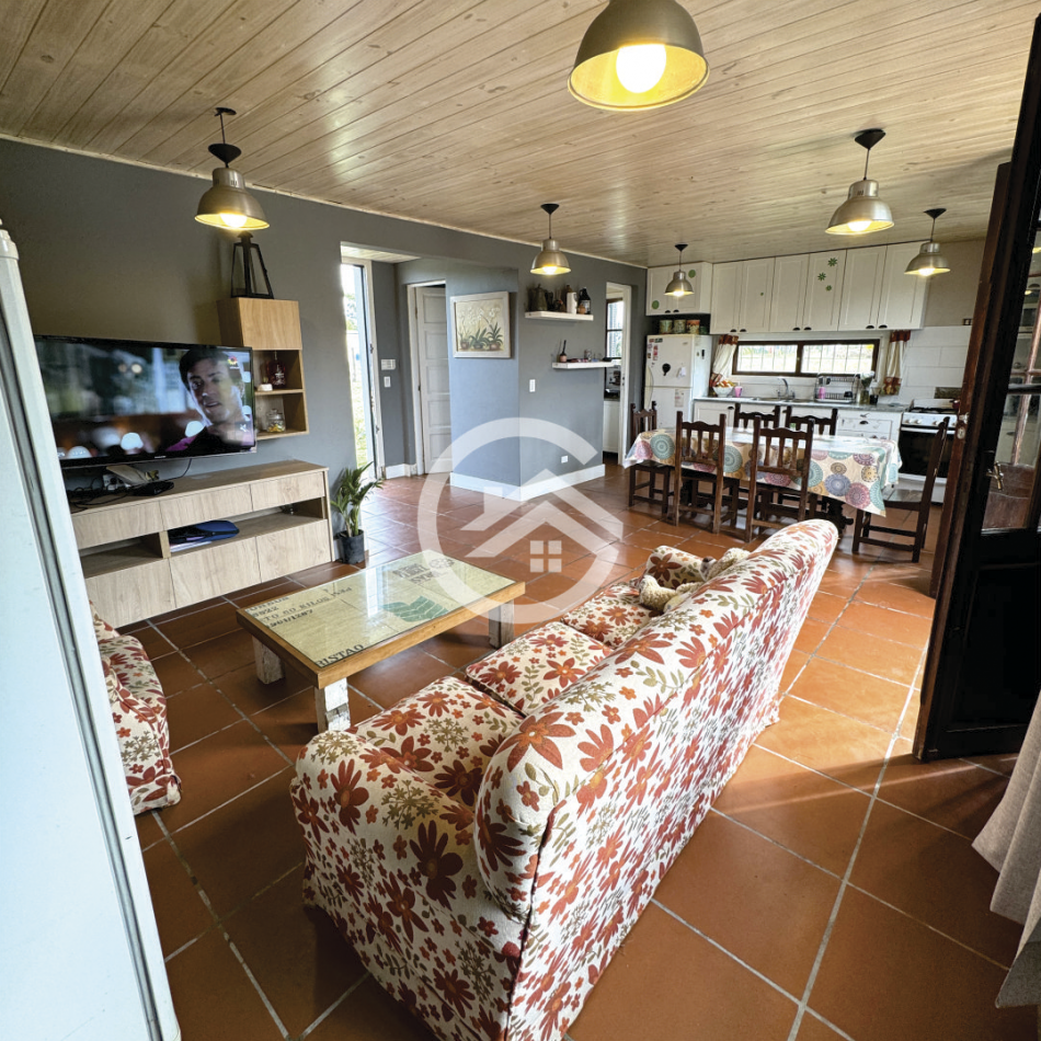 casa 3 ambientes con gran parque, cerca del mar!