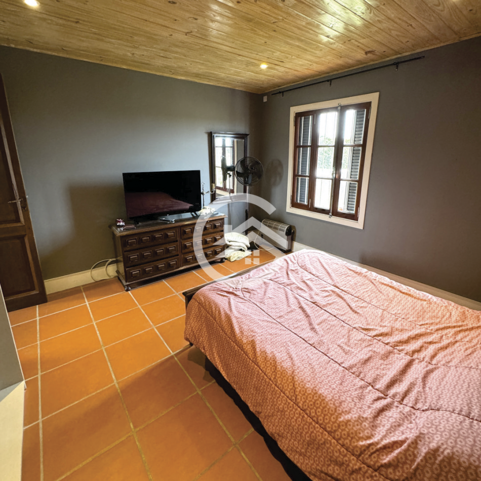 casa 3 ambientes con gran parque, cerca del mar!