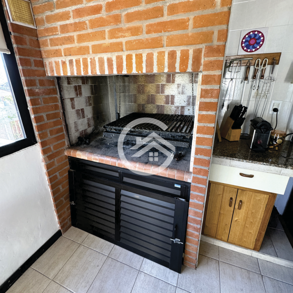 DEPARTAMENTO 2 AMBIENTES CON DEPENDENCIA Y COCHERA