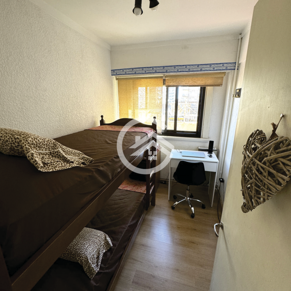 DEPARTAMENTO 2 AMBIENTES CON DEPENDENCIA Y COCHERA