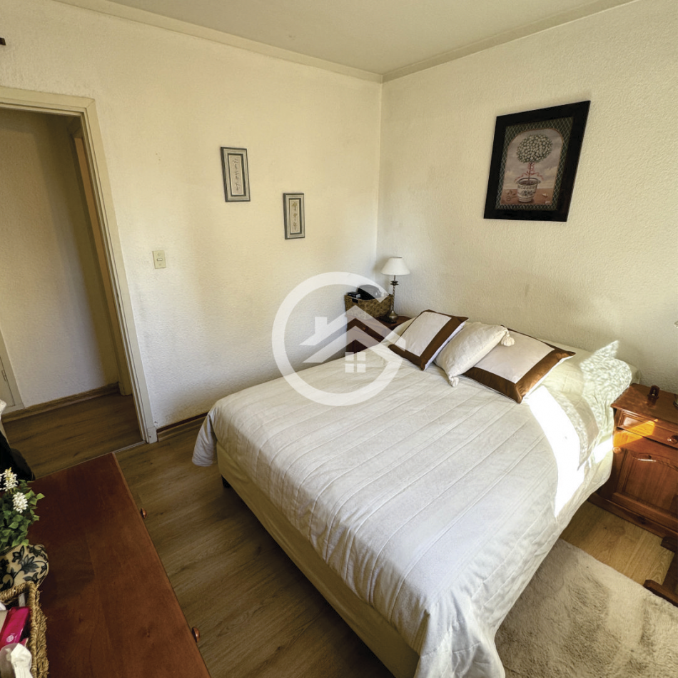 DEPARTAMENTO 2 AMBIENTES CON DEPENDENCIA Y COCHERA