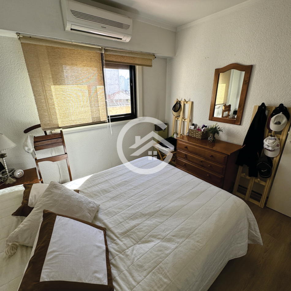 DEPARTAMENTO 2 AMBIENTES CON DEPENDENCIA Y COCHERA