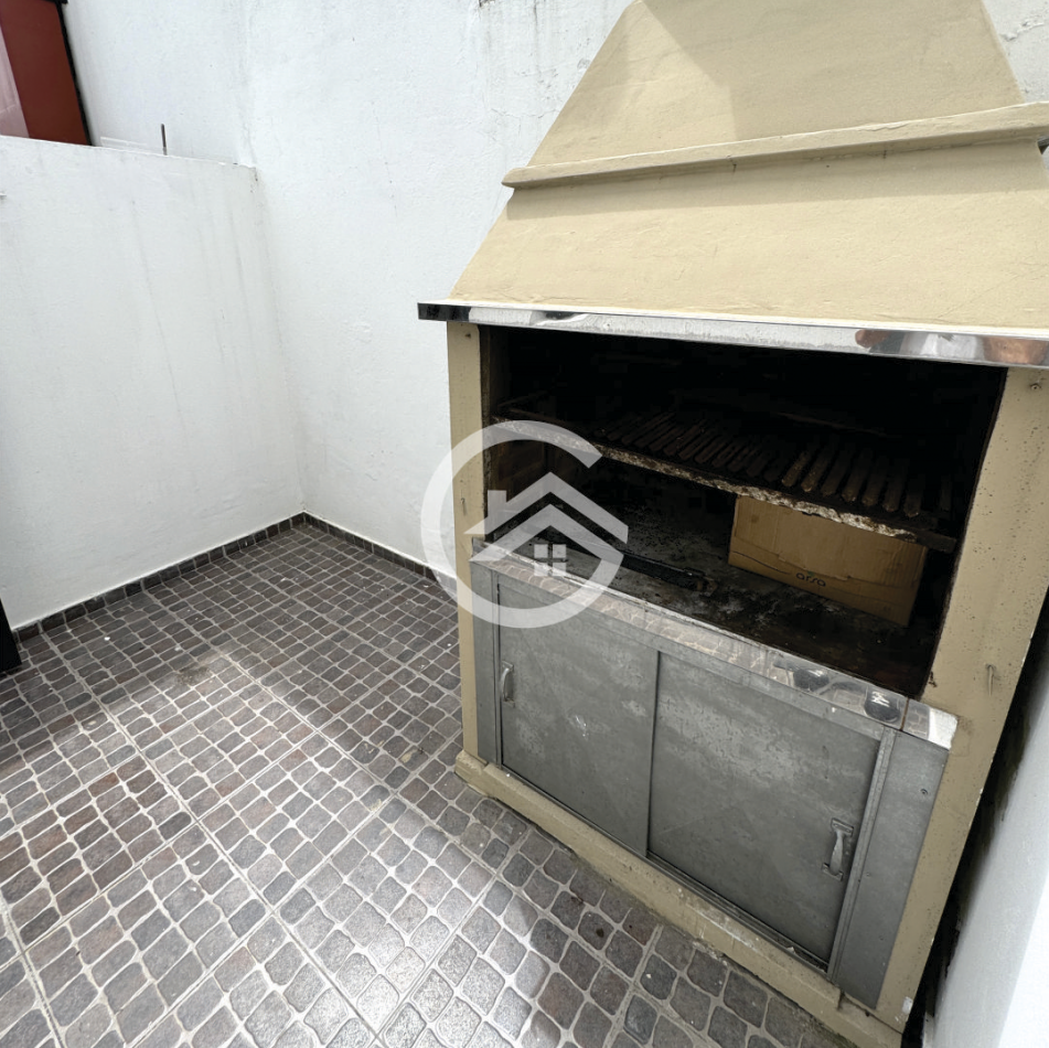 Venta Triplex 4 ambientes en barrio La Perla