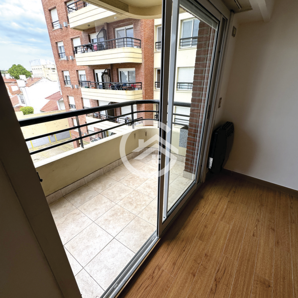 Departamento 3 ambientes con cochera 