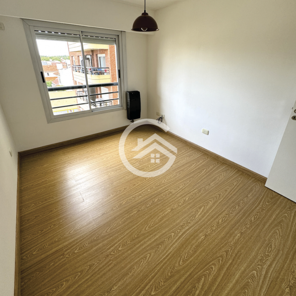 Departamento 3 ambientes con cochera 