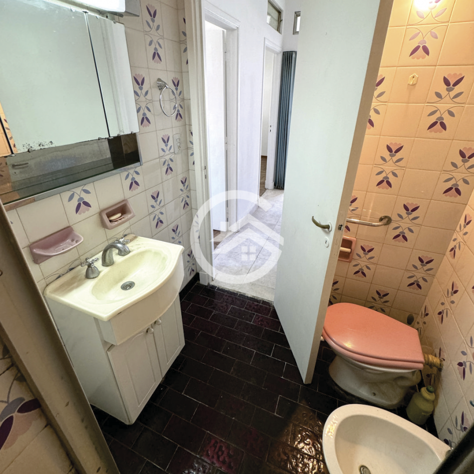 Chalet en Ph 4 ambientes, doble garaje y patio.