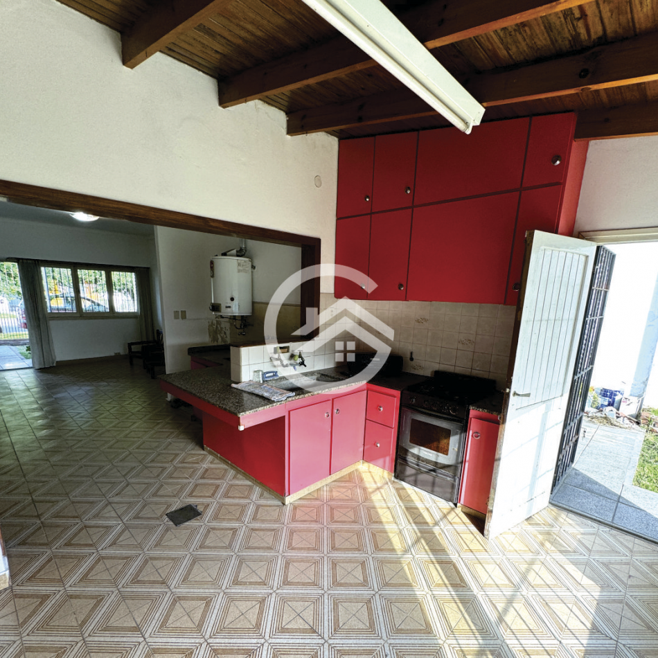 Venta Chalet 3 ambientes, garaje doble y gran parque!  