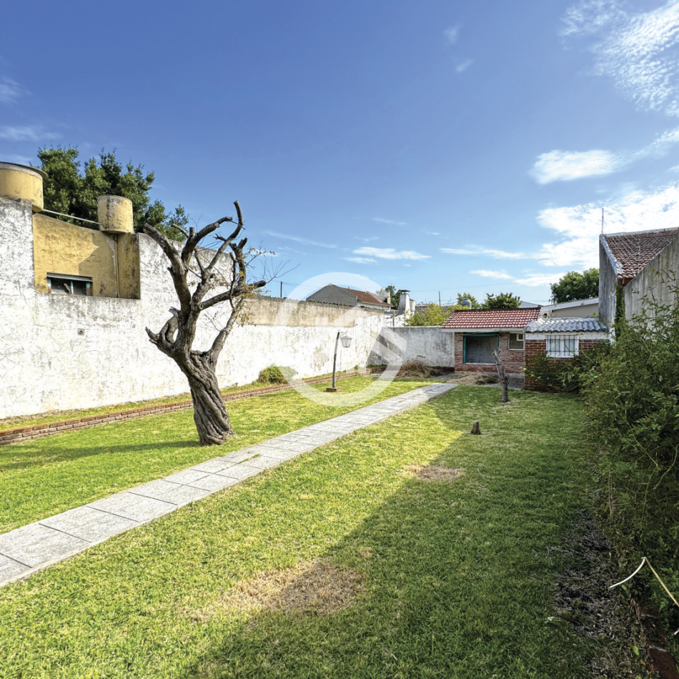 Venta Chalet 3 ambientes, garaje doble y gran parque!  