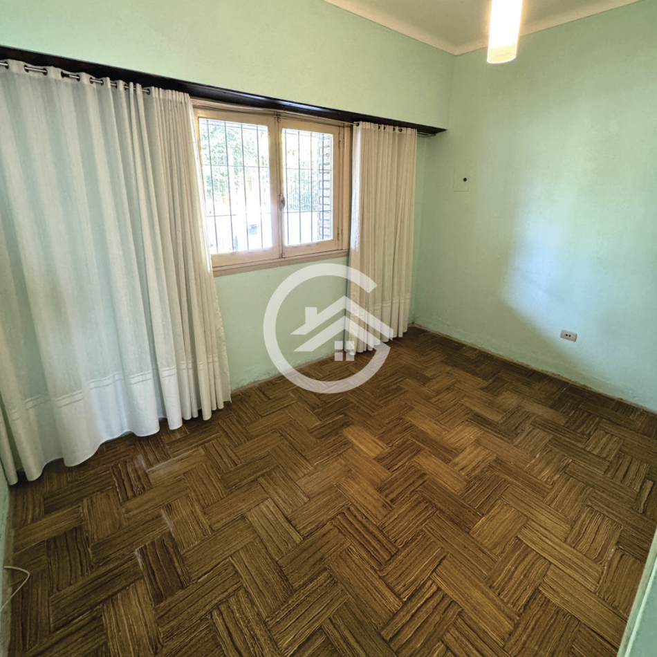 Venta Chalet 3 ambientes, garaje doble y gran parque!  