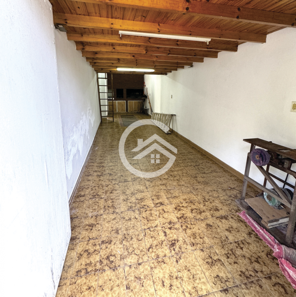 Venta Chalet 3 ambientes, garaje doble y gran parque!  