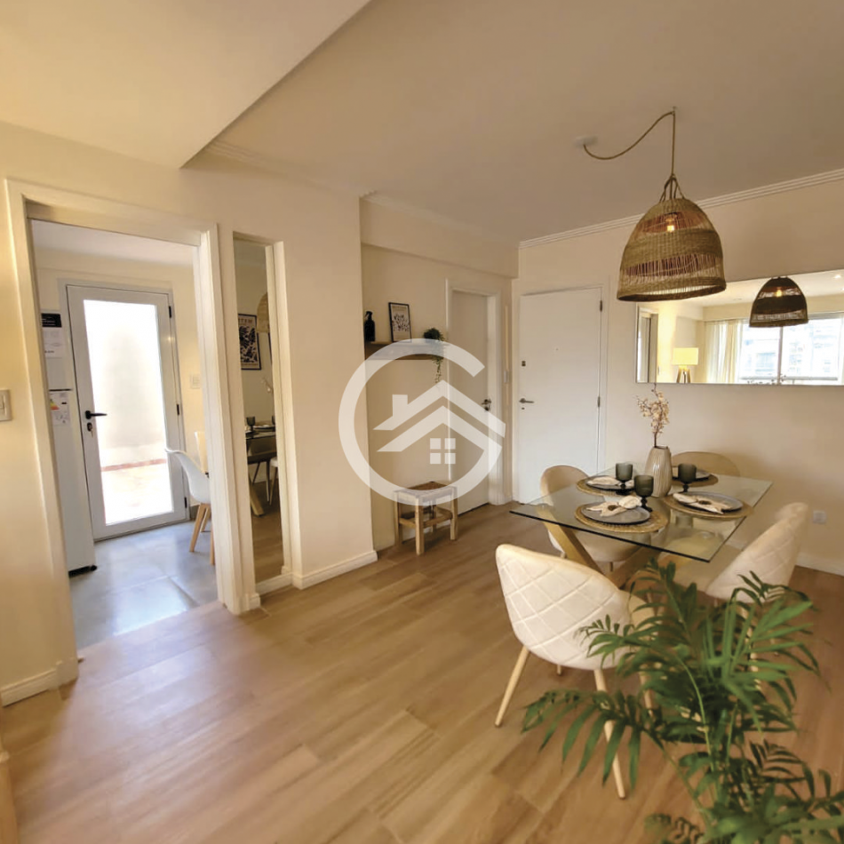 Depto 2 ambientes con balcon, terraza y cochera. Plaza Colon 