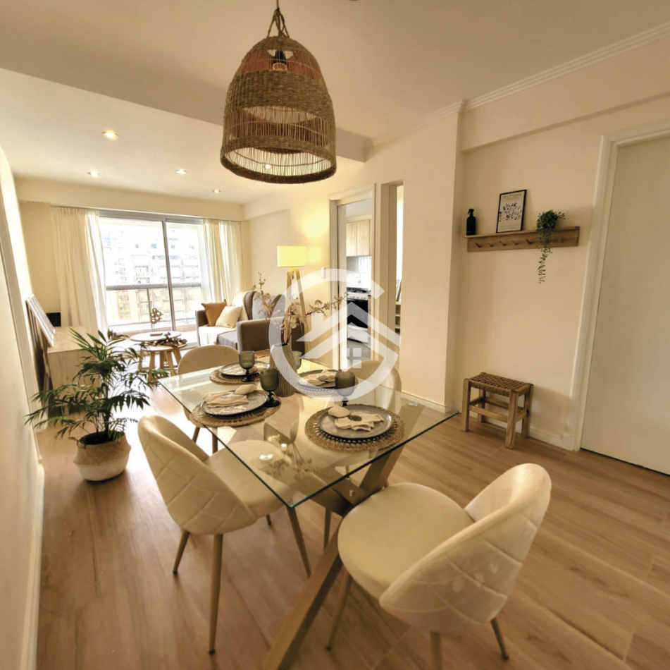 Depto 2 ambientes con balcon, terraza y cochera. Plaza Colon 