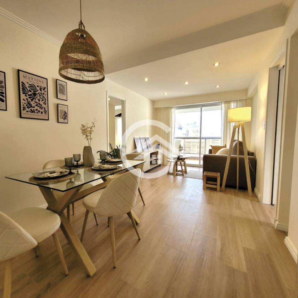 Depto 2 ambientes con balcon, terraza y cochera. Plaza Colon 