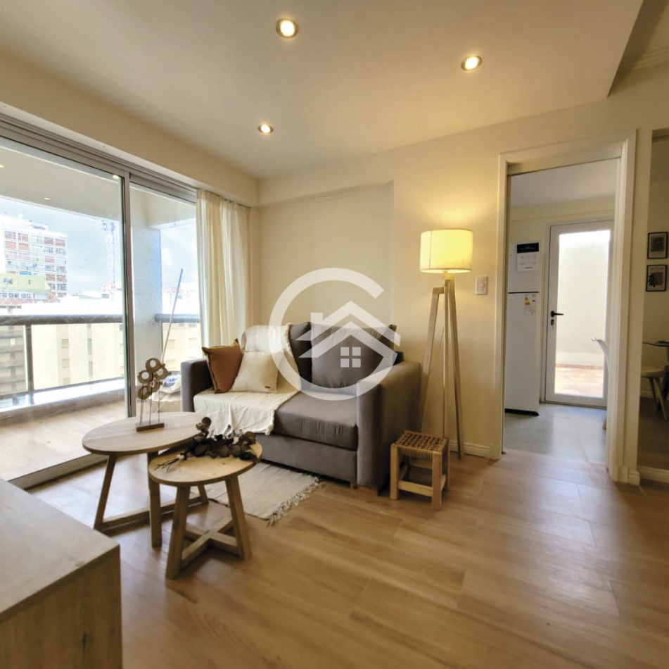 Depto 2 ambientes con balcon, terraza y cochera. Plaza Colon 