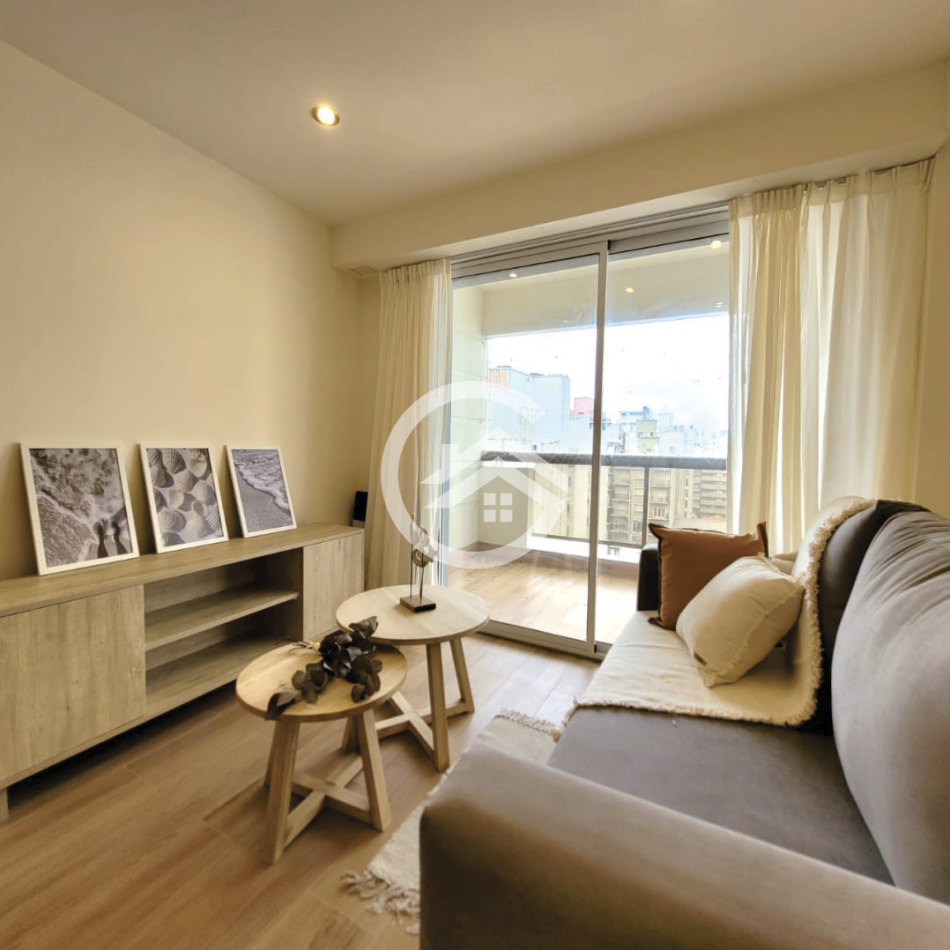 Depto 2 ambientes con balcon, terraza y cochera. Plaza Colon 