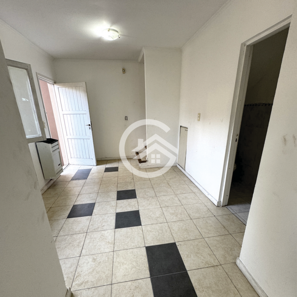 PH 3 AMBIENTES SIN EXPENSAS Y CON ENTRADA PARA VEHICULO