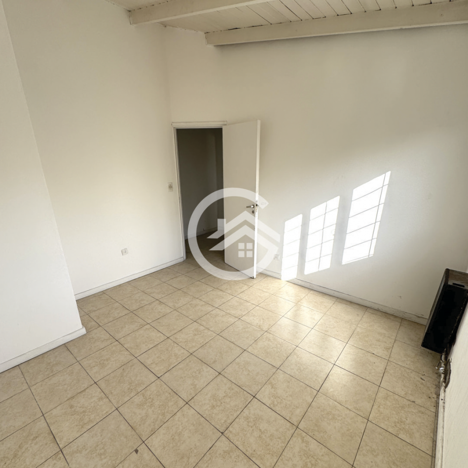 PH 3 AMBIENTES SIN EXPENSAS Y CON ENTRADA PARA VEHICULO