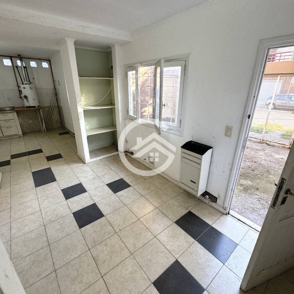 PH 3 AMBIENTES SIN EXPENSAS Y CON ENTRADA PARA VEHICULO