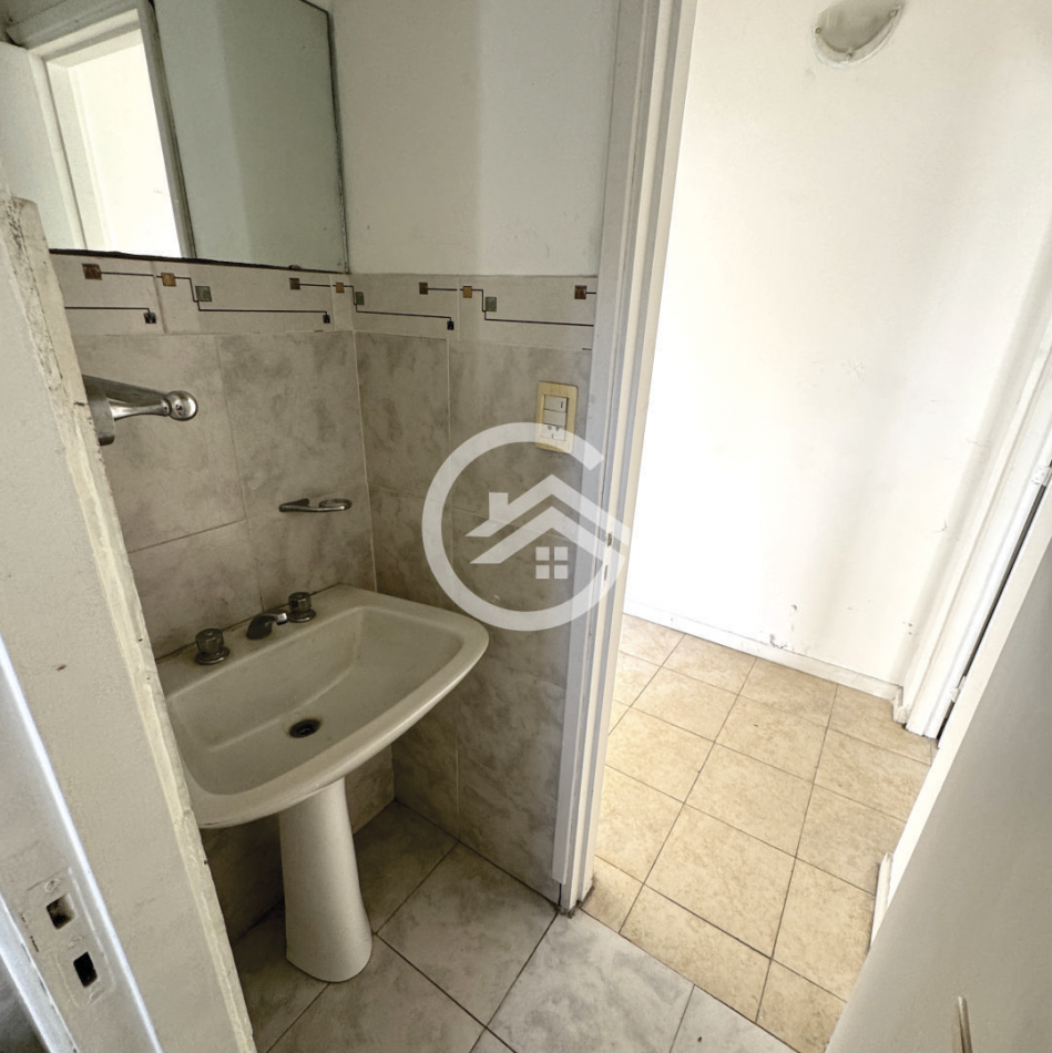 PH 3 AMBIENTES SIN EXPENSAS Y CON ENTRADA PARA VEHICULO