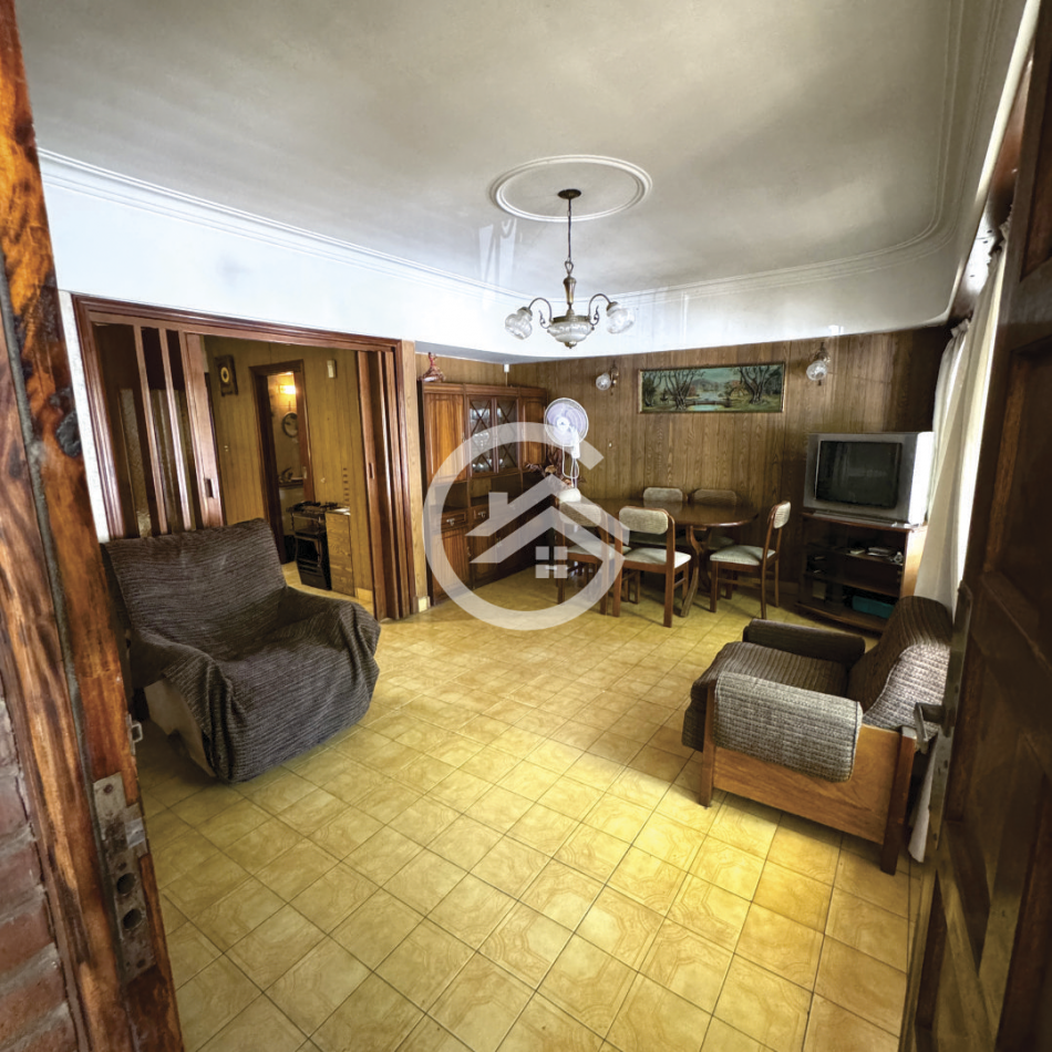 Casa 3 Ambientes con cochera y quincho. 