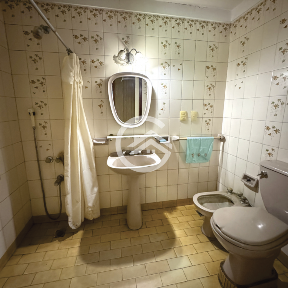 Casa 3 Ambientes con cochera y quincho. 