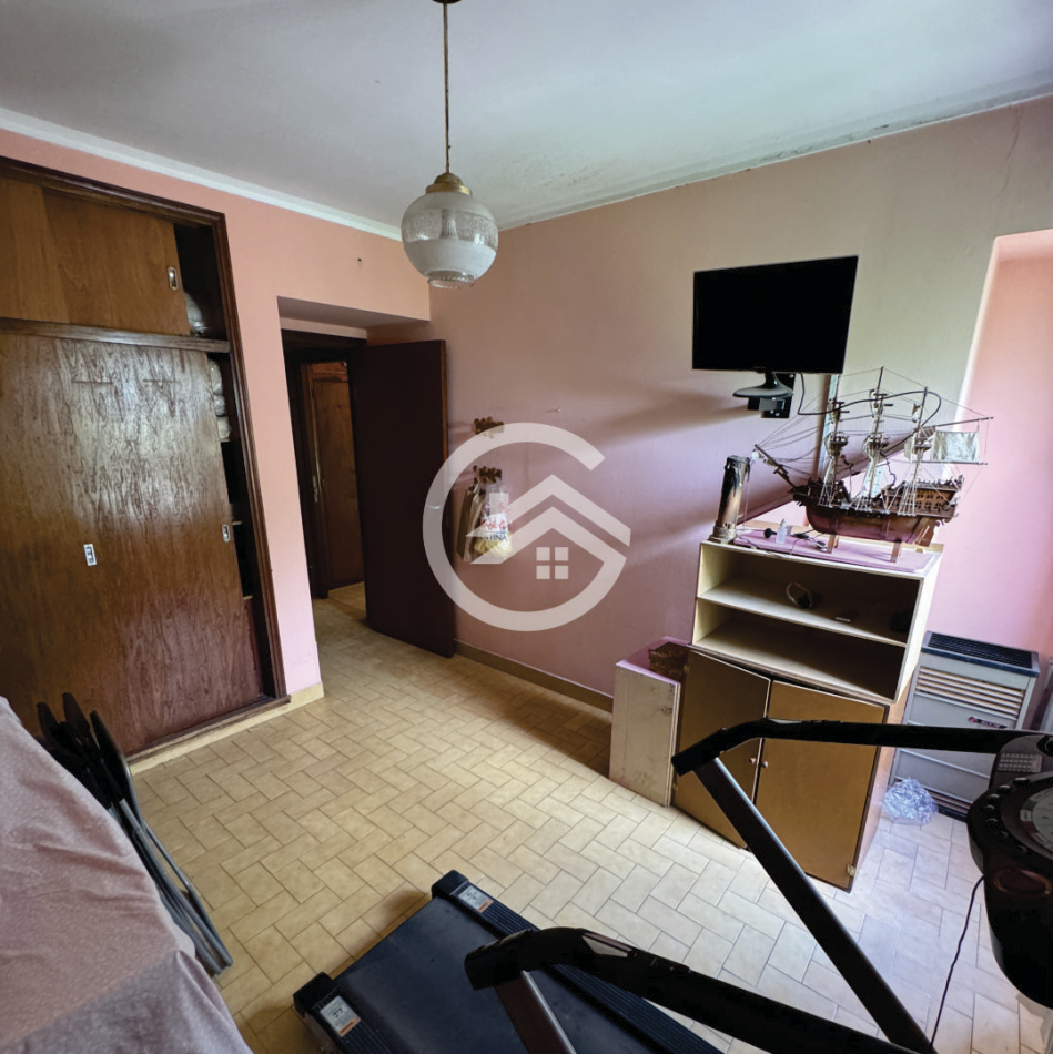 Casa 3 Ambientes con cochera y quincho. 