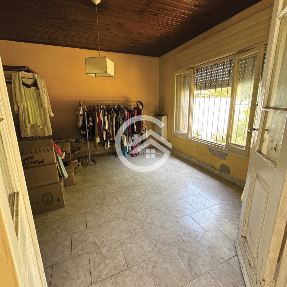 Oportunidad! Casa 5 ambientes con parque.