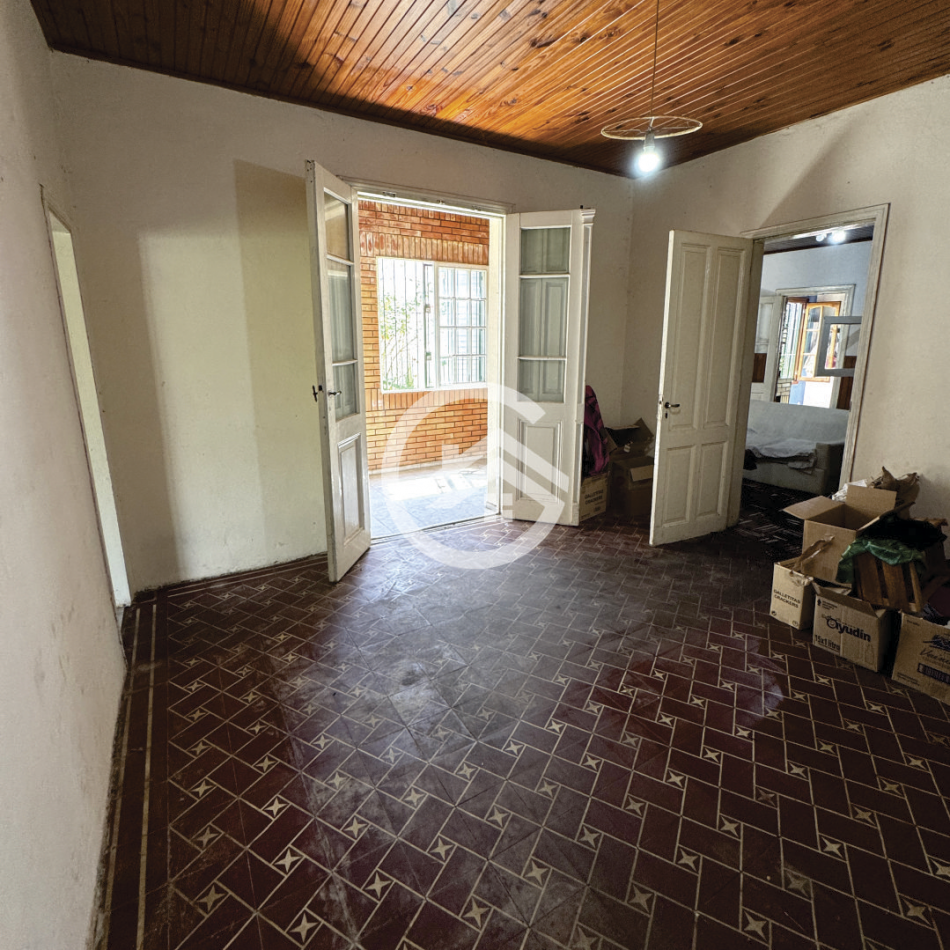 Oportunidad! Casa 5 ambientes con parque.