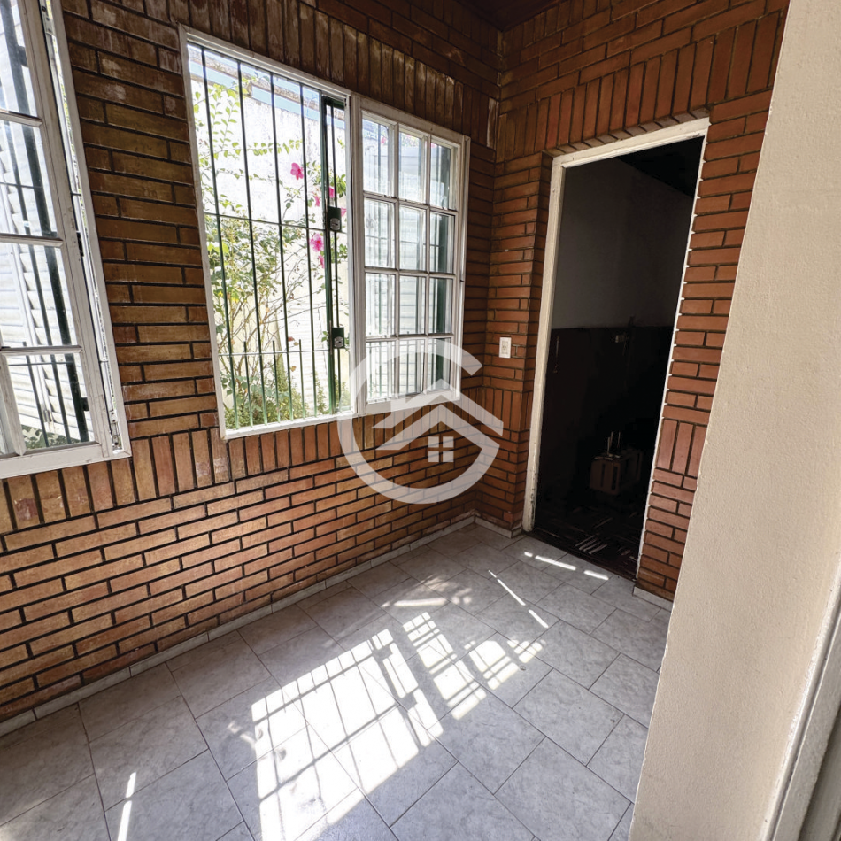 Oportunidad! Casa 5 ambientes con parque.